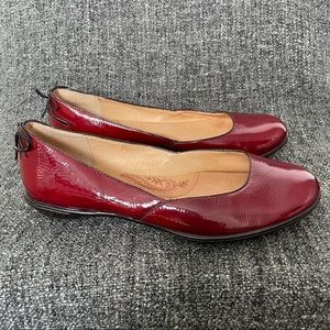 Sofft 9 Ballet Flats Red Patent Leather Lace Back Black Trim Bow Round Toe